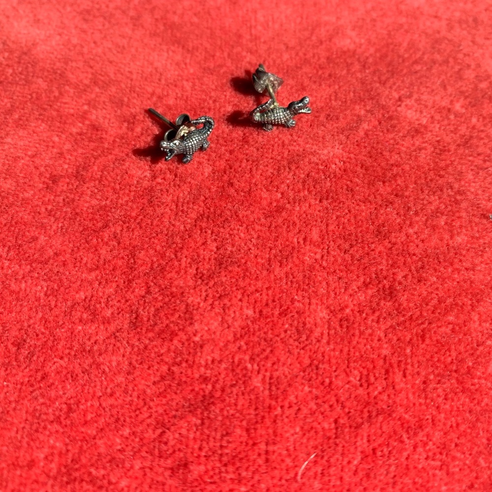 🐊🐊Alligator Stud Earrings! - Picture 2 of 2